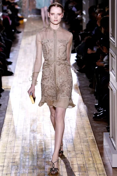 Look 27